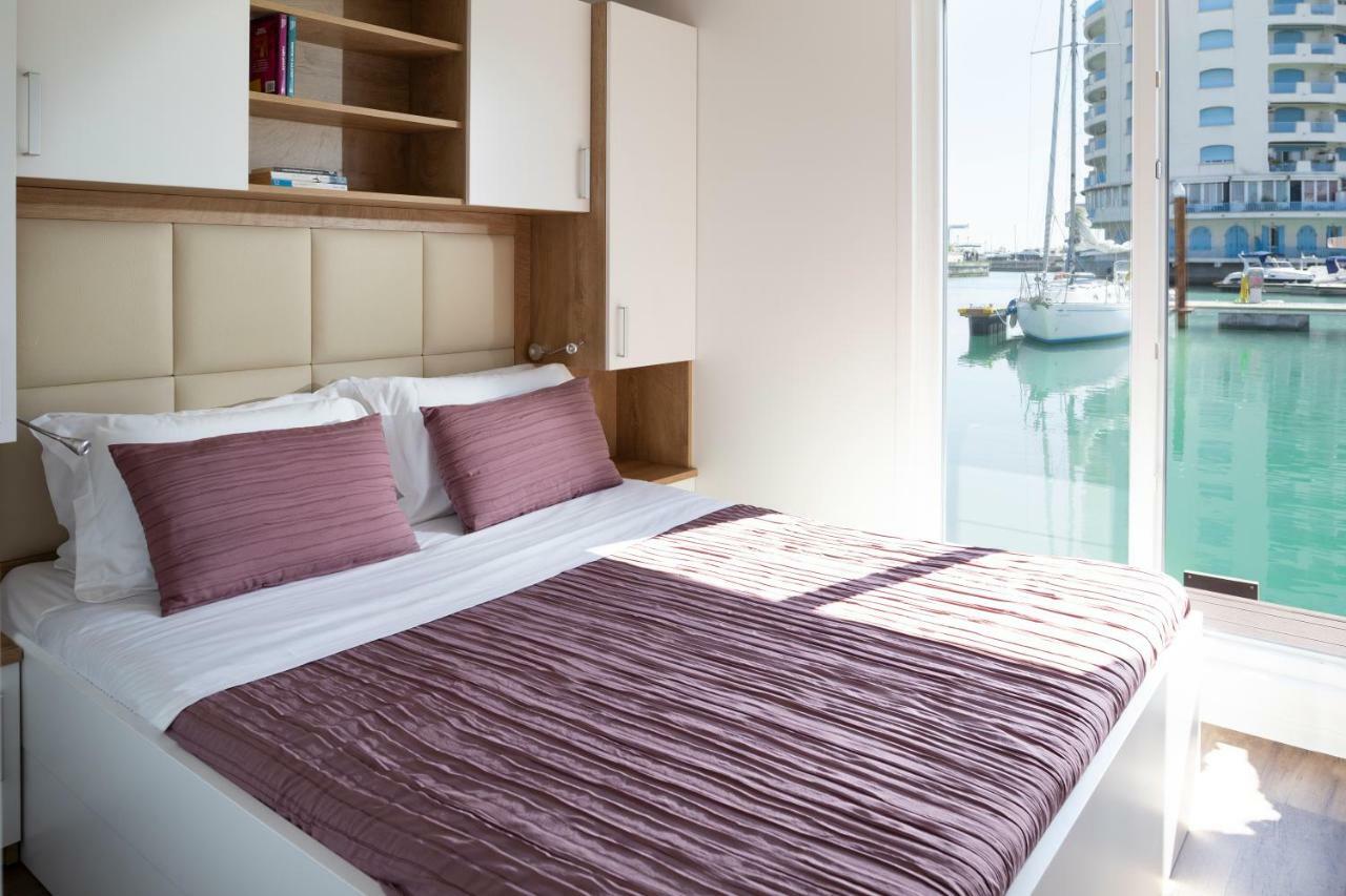 מיסאנו אדריאטיקו Portoverde Luxury Houseboat מראה חיצוני תמונה